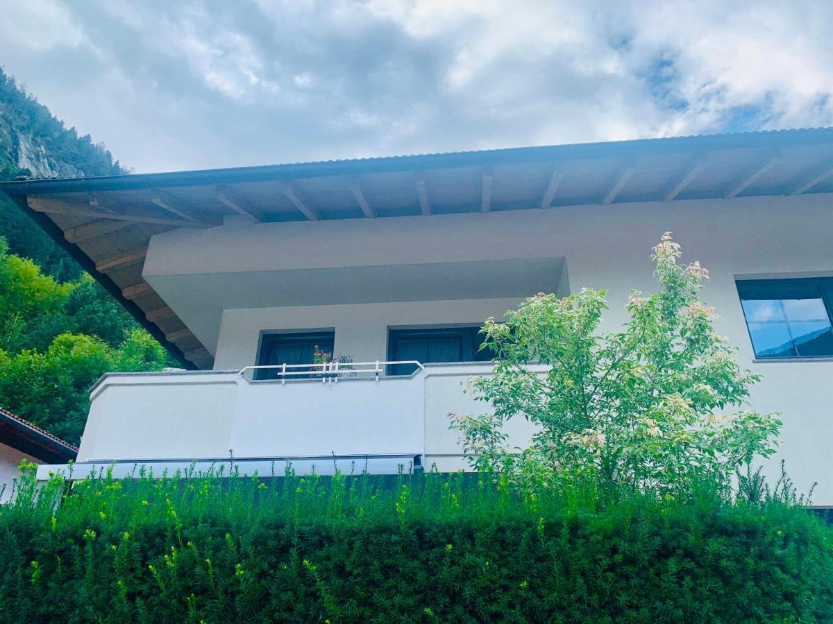 Apart Haus Bella Mayrhofen Bagian luar foto